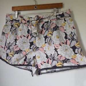 LIKE NEW LOFT FLORAL BELTED LINEN BLEND SHORTS SIZE LARGE WOMENS